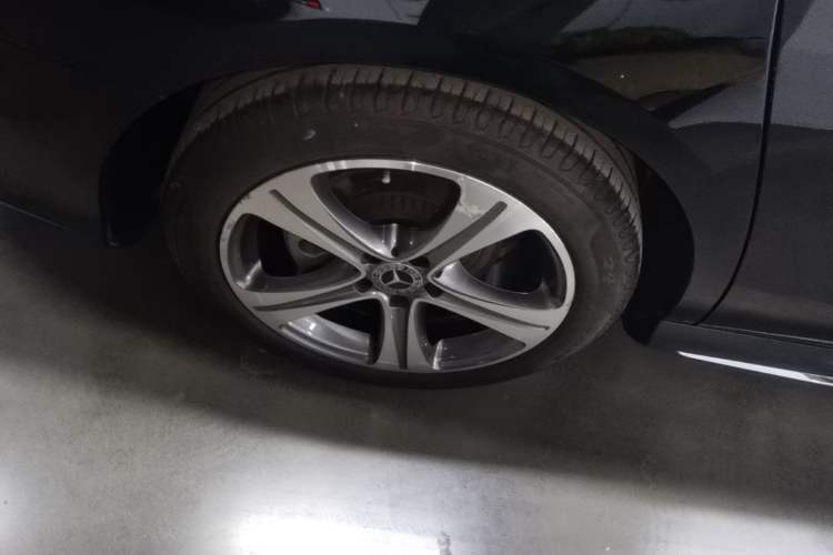 Used Mercedes-Benz E-Class 2019 E 200 L Sport Edition Right Rear Wheel Hub
