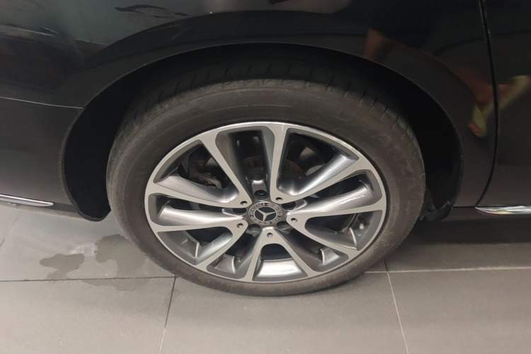 Used Mercedes-Benz E-Class 2019 E 300 L Luxury Model Right Rear Wheel Hub