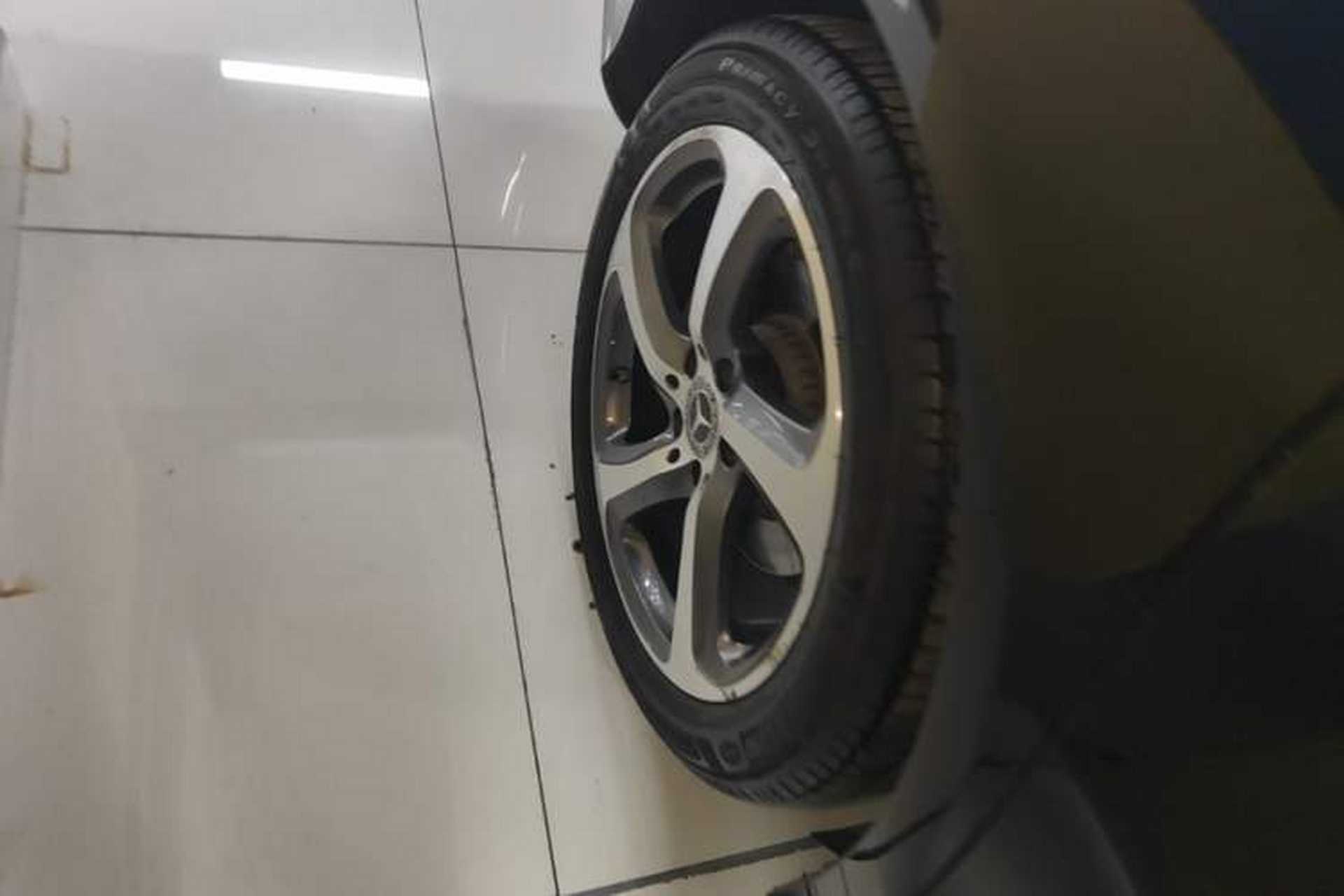 Used Mercedes-Benz E-Class 2019 Restyled E 300 L Sporty and Stylish Edition Right Rear Wheel Hub