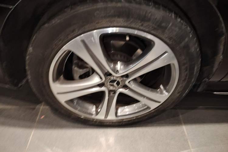 Used Mercedes-Benz E-Class 2019 E 200 L Sport Edition Right Rear Wheel Hub