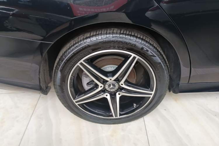 Used Mercedes-Benz E-Class 2019 E 260 Sport Edition Right Rear Wheel Hub
