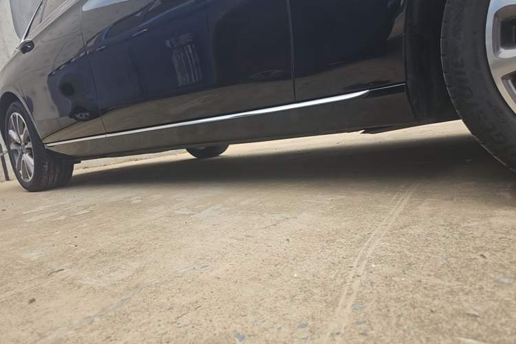 Used Mercedes-Benz E-Class 2019 E 200 L Right Side Sill