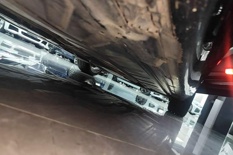 Used Mercedes-Benz E-Class 2019 E 200 L Right Side Sill