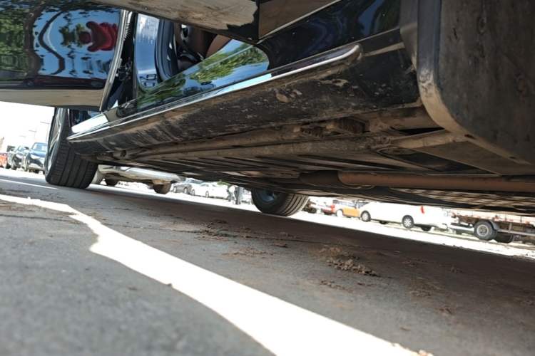 Used Mercedes-Benz E-Class 2019 E 200 L Sport Edition Right Side Sill