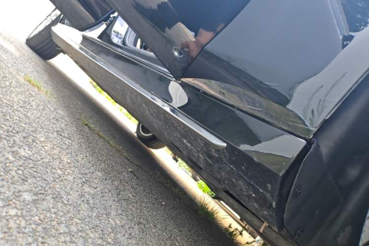 Used Mercedes-Benz E-Class 2019 Restyled E 300 L Sport Luxury Edition Right Side Sill