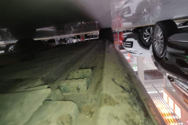 Used Mercedes-Benz E-Class 2019 E 260 L Sport Edition Right Side Sill