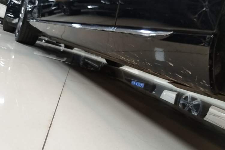 Used Mercedes-Benz E-Class 2019 E 260 L 4MATIC Right Side Sill