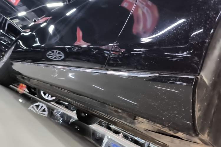 Used Mercedes-Benz E-Class 2019 E 260 L Right Side Sill