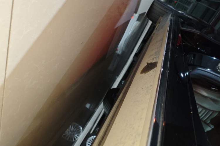 Used Mercedes-Benz E-Class 2019 E 200 L Sport 4MATIC Right Side Sill
