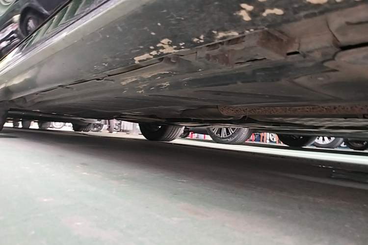 Used Mercedes-Benz E-Class 2019 E 260 L Sport Edition Right Side Sill