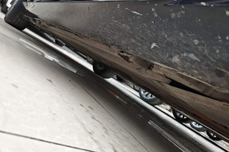 Used Mercedes-Benz E-Class 2019 E 200 L Right Side Sill