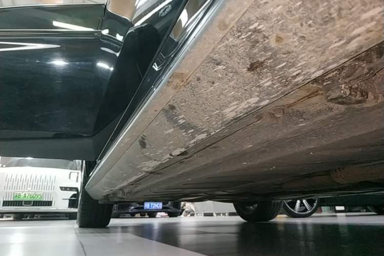 Used Mercedes-Benz E-Class 2019 E 260 L Sport Edition Right Side Sill