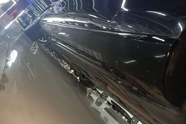 Used Mercedes-Benz E-Class 2019 Restyled E 300 L Luxury Edition Right Side Sill