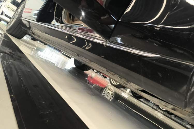 Used Mercedes-Benz E-Class 2019 Facelifted E 300 L Stylish Version Right Side Sill