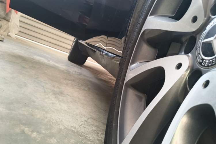 Used Mercedes-Benz E-Class 2019 E 300 L Stylish Model Right Side Sill