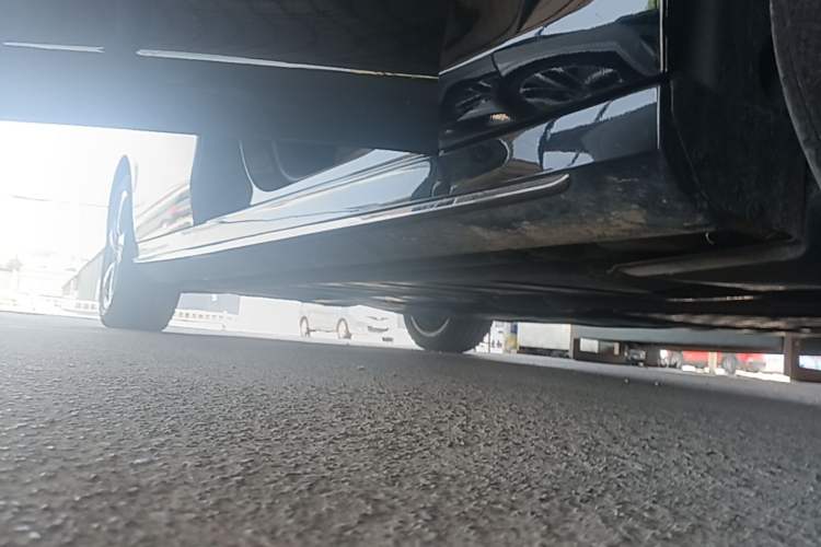 Used Mercedes-Benz E-Class 2019 Restyled E 300 L Sporty and Stylish Edition Right Side Sill