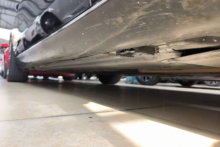 Used Mercedes-Benz E-Class 2019 Restyled E 300 L Luxury Edition Right Side Sill