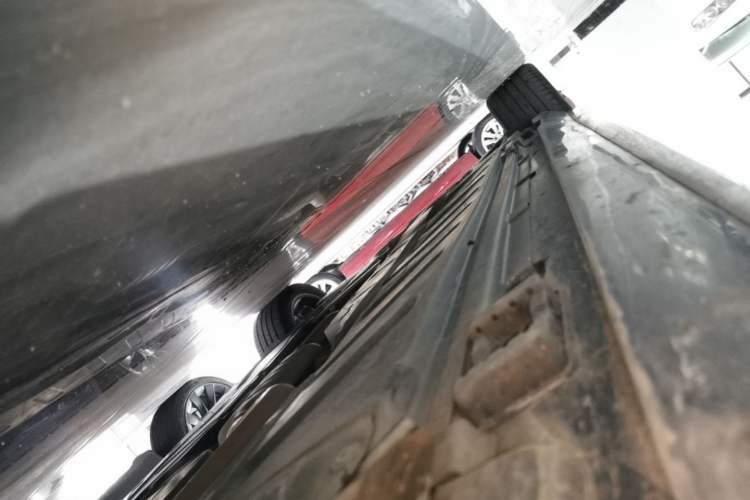 Used Mercedes-Benz E-Class 2019 E 260 L Sport Edition Right Side Sill