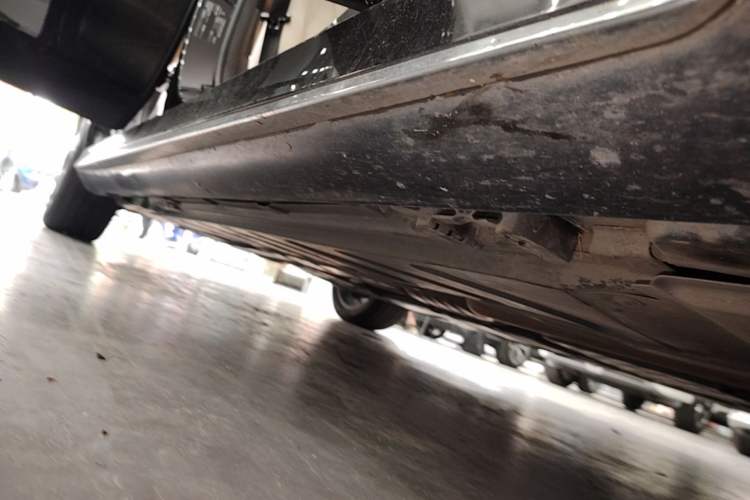 Used Mercedes-Benz E-Class 2019 Restyled E 300 L Sporty and Stylish Edition Right Side Sill