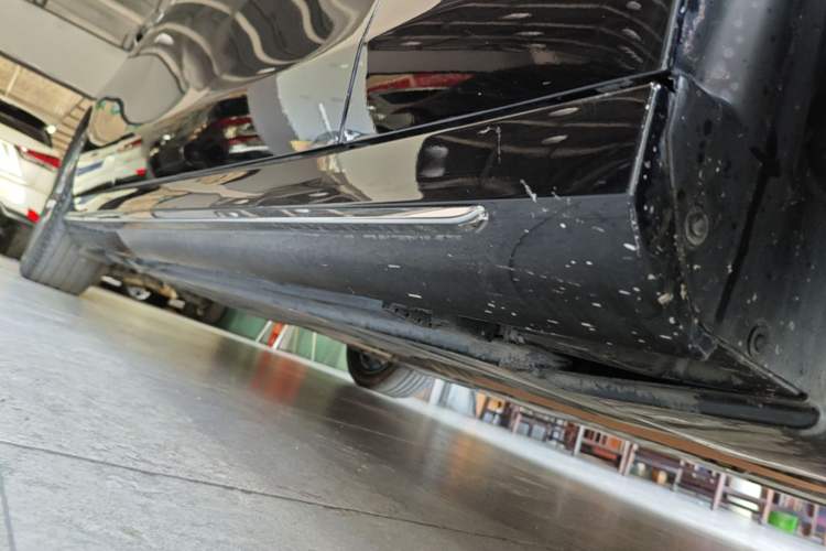 Used Mercedes-Benz E-Class 2019 Restyled E 300 L Sport Luxury Edition Right Side Sill
