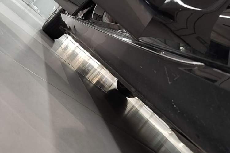 Used Mercedes-Benz E-Class 2019 E 200 L Right Side Sill