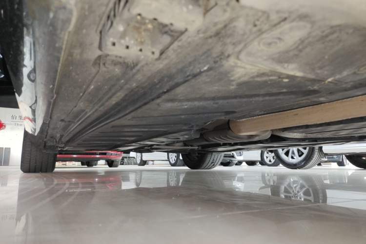 Used Mercedes-Benz E-Class 2019 E 260 L Right Side Sill