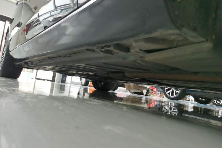 Used Mercedes-Benz E-Class 2019 E 300 L Stylish Model Right Side Sill