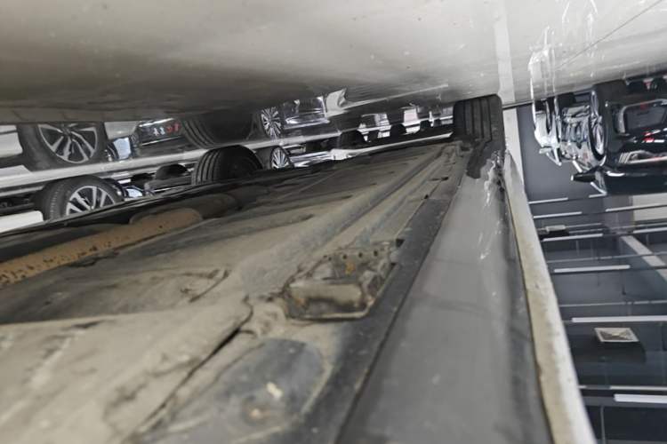 Used Mercedes-Benz E-Class 2019 E 200 L Sport 4MATIC Right Side Sill