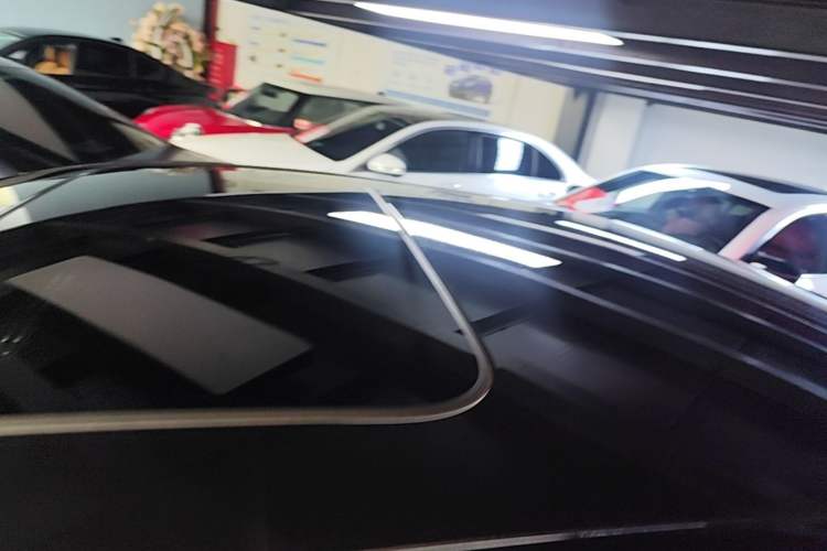 Used Mercedes-Benz E-Class 2019 E 200 L Roof