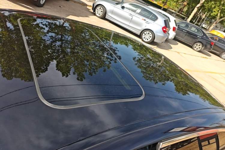 Used Mercedes-Benz E-Class 2019 E 200 L Sport Edition Roof