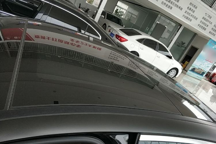 Used Mercedes-Benz E-Class 2019 E 300 L Sporty and Stylish Model Roof