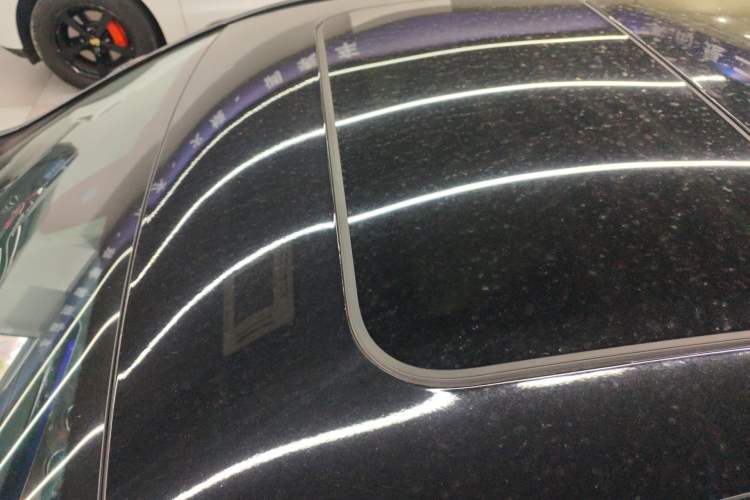 Used Mercedes-Benz E-Class 2019 E 260 L Roof