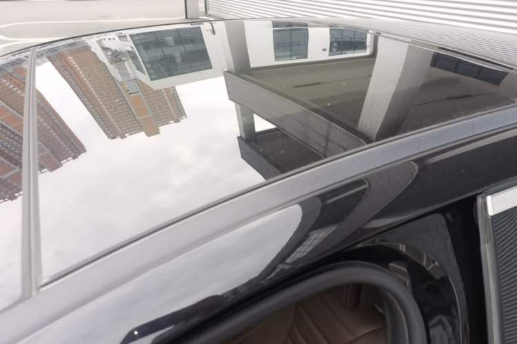 Used Mercedes-Benz E-Class 2019 E 300 L Sporty and Stylish Model Roof