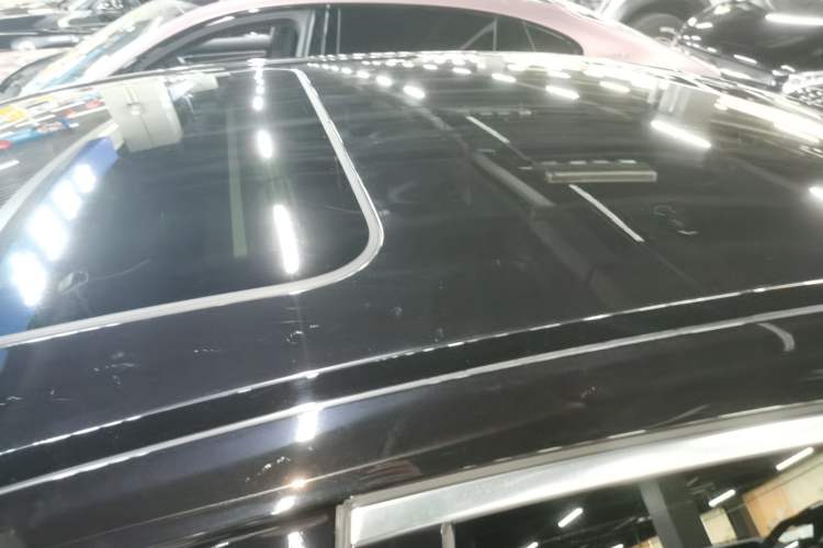Used Mercedes-Benz E-Class 2019 E 200 L Roof