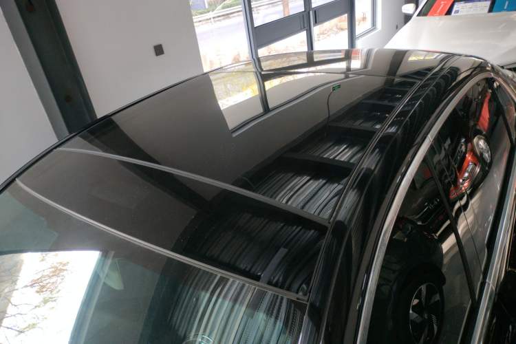 Used Mercedes-Benz E-Class 2019 E 300 L Luxury Model Roof