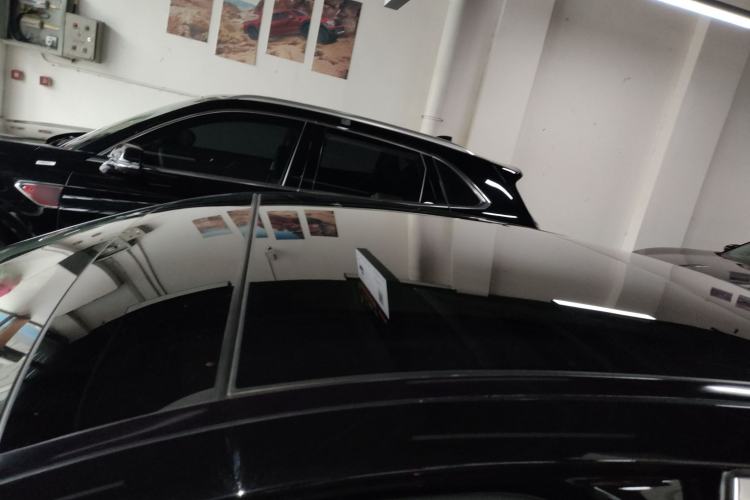 Used Mercedes-Benz E-Class 2019 E 300 L Sporty and Stylish Model Roof