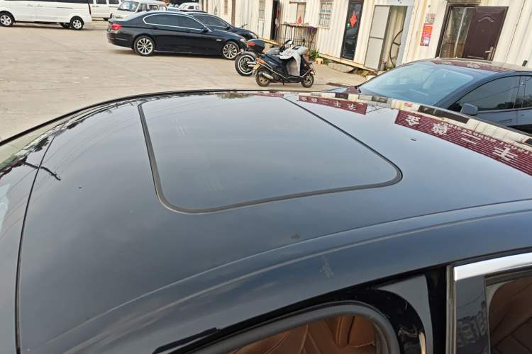Used Mercedes-Benz E-Class 2019 E 260 L Sport Edition Roof