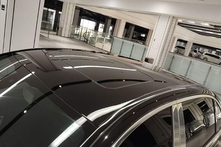 Used Mercedes-Benz E-Class 2019 E 200 L Roof