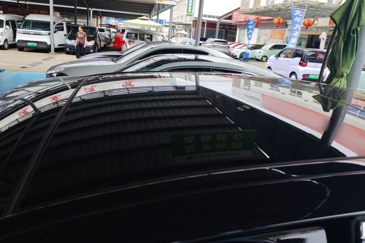 Used Mercedes-Benz E-Class 2019 E 300 L Luxury Model Roof