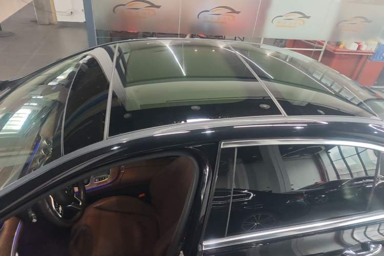 Used Mercedes-Benz E-Class 2019 E 300 L Luxury Model Roof