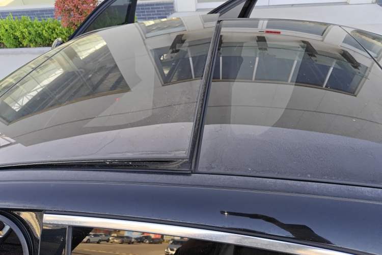 Used Mercedes-Benz E-Class 2019 E 300 L Sporty and Stylish Model Roof