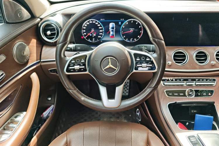 Used Mercedes-Benz E-Class 2019 Facelifted E 300 L Stylish Version Steering Wheel