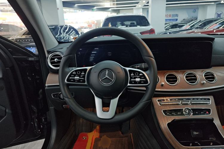 Used Mercedes-Benz E-Class 2019 Facelifted E 300 L Stylish Version Steering Wheel