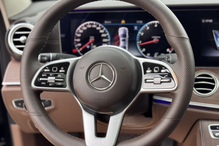 Used Mercedes-Benz E-Class 2019 Restyled E 300 L Luxury Edition Steering Wheel