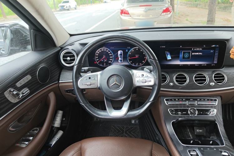 Used Mercedes-Benz E-Class 2019 Restyled E 300 L Sporty and Stylish Edition Steering Wheel