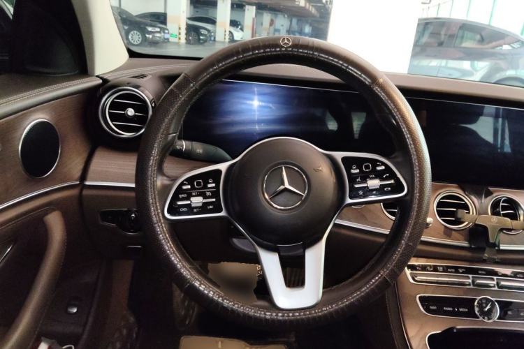 Used Mercedes-Benz E-Class 2019 Facelifted E 300 L Stylish Version Steering Wheel