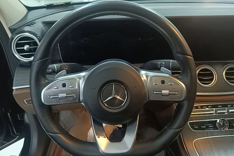 Used Mercedes-Benz E-Class 2019 Restyled E 300 L Sporty and Stylish Edition Steering Wheel