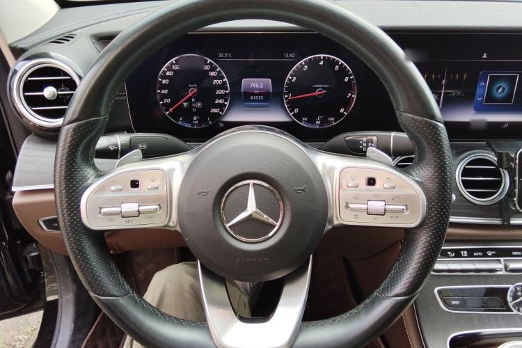 Used Mercedes-Benz E-Class 2019 Restyled E 300 L Sport Luxury Edition Steering Wheel