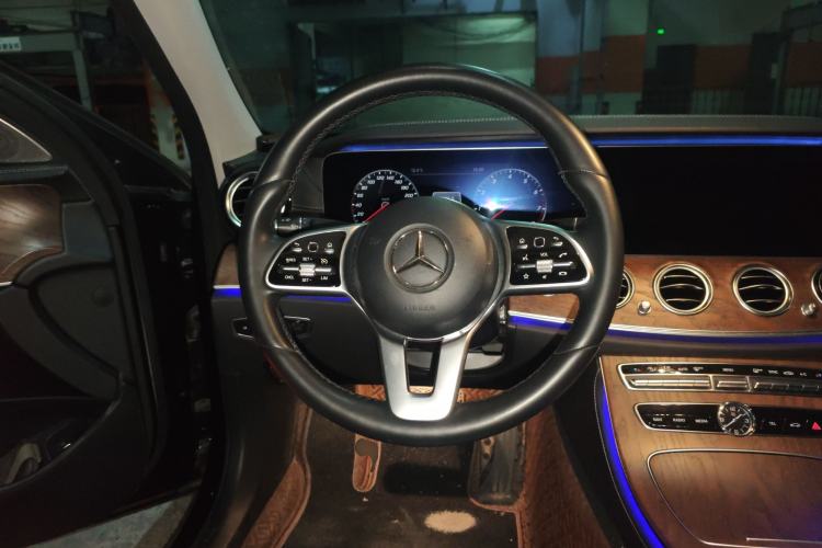 Used Mercedes-Benz E-Class 2019 Facelifted E 300 L Stylish Version Steering Wheel