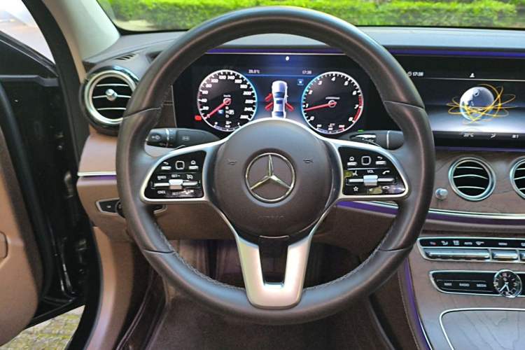 Used Mercedes-Benz E-Class 2019 Restyled E 300 L Luxury Edition Steering Wheel